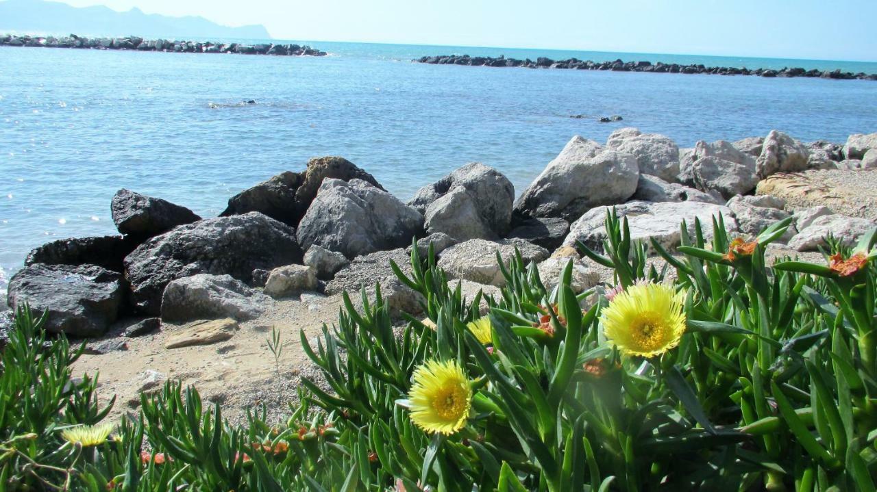 Sapori Di Mare Apartment Trappeto  Luaran gambar